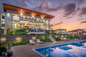 THE most luxury 5BR villa in Lovina! Stunning Outlook!